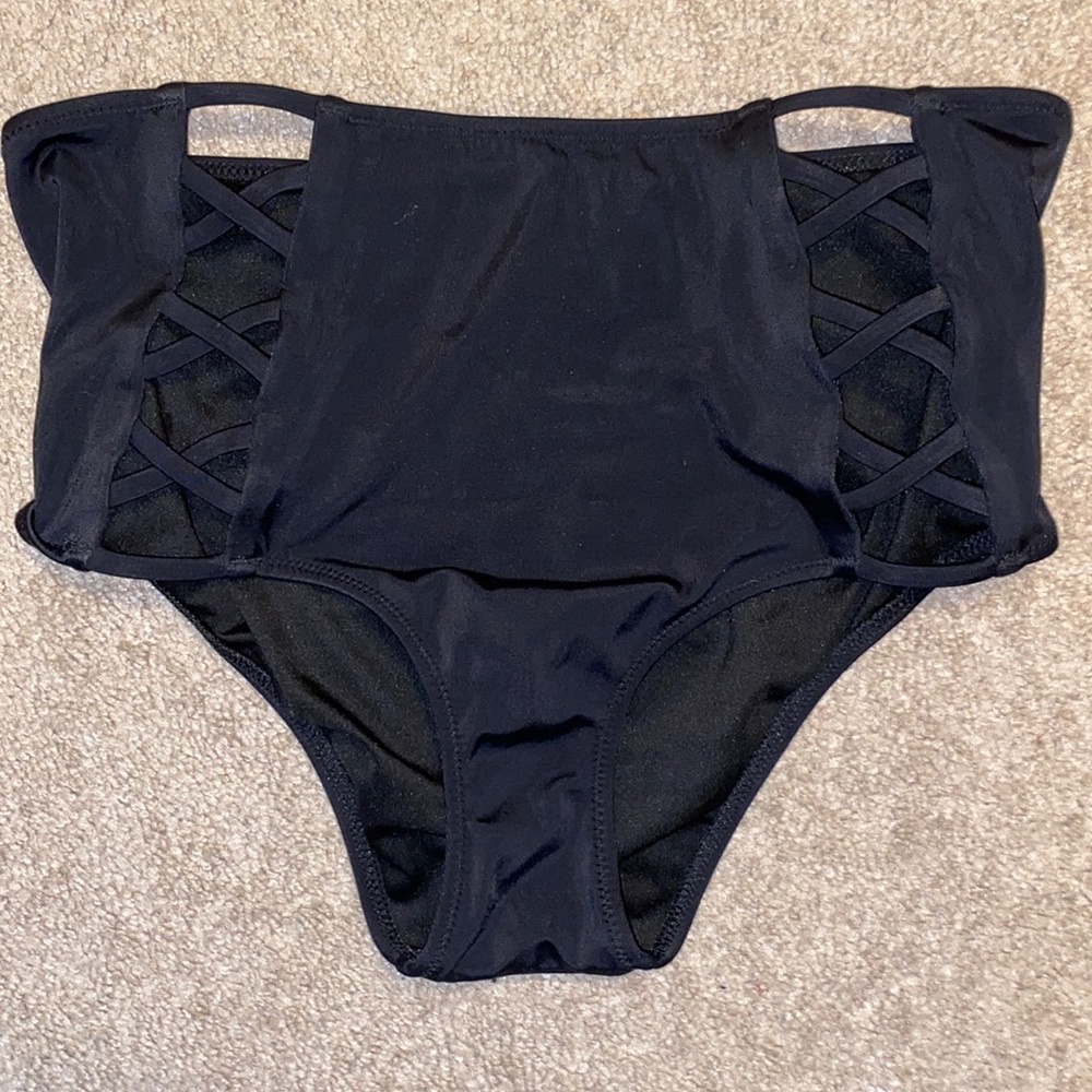 Small bikini bottom